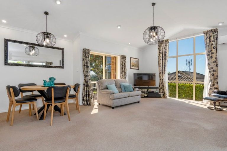 Photo of property in 1 Tautara Place, Ohauiti, Tauranga, 3112