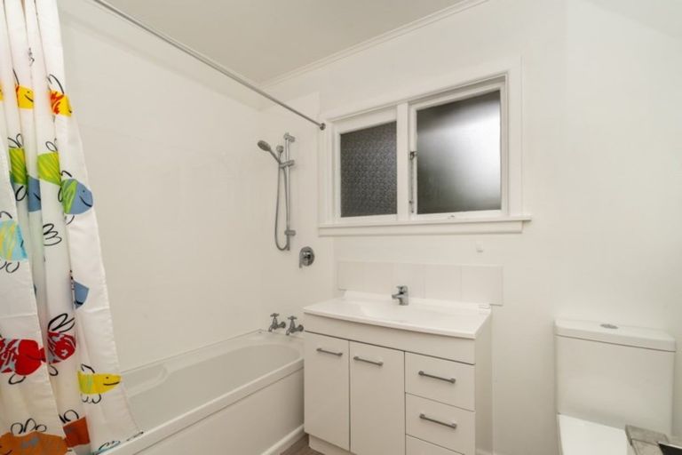 Photo of property in 3/9a Curletts Road, Sockburn, Christchurch, 8042