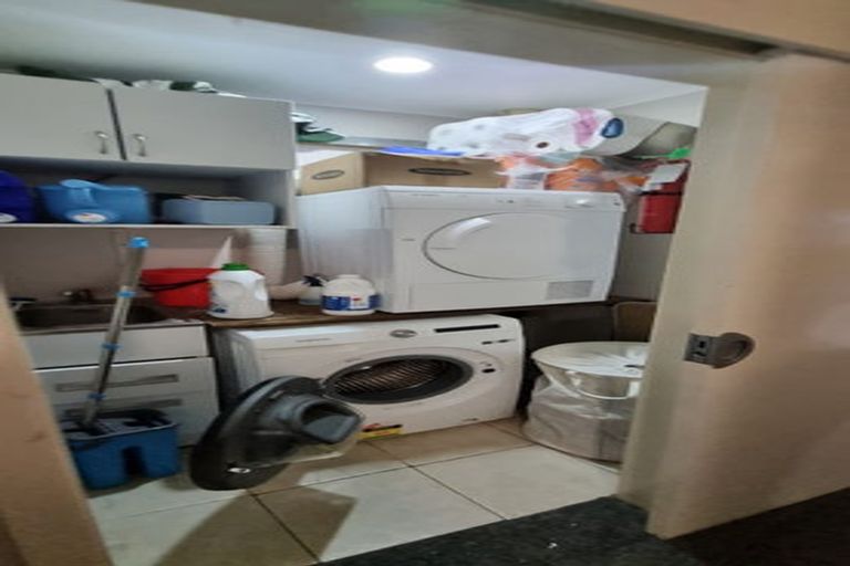 Photo of property in 17c Arran Road, Browns Bay, Auckland, 0630