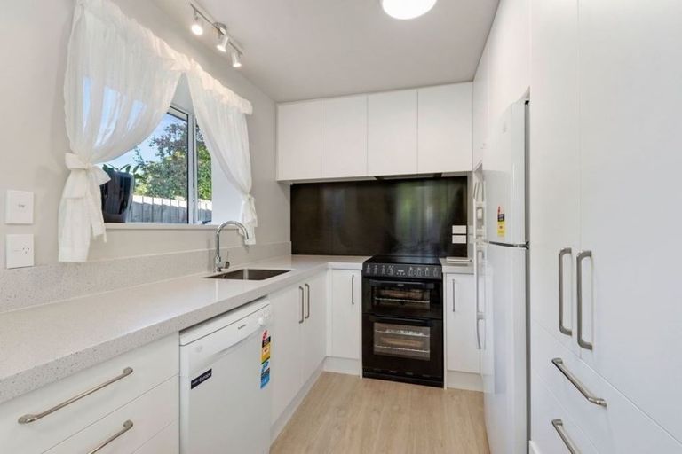 Photo of property in 1/184 Greers Road, Bryndwr, Christchurch, 8053