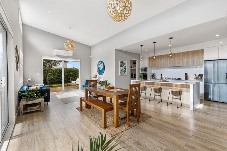 Photo of property in 13 Floyd Road, Riverhead, 0820