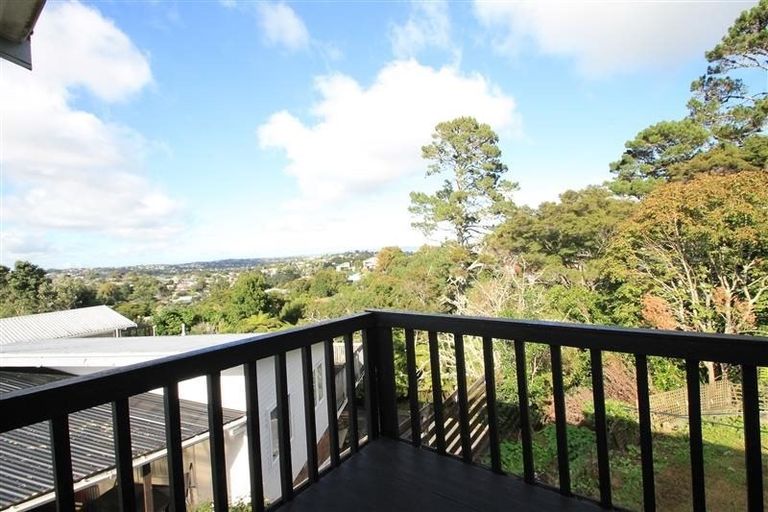 Photo of property in 606 Glenfield Road, Bayview, Auckland, 0629