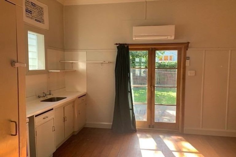 Photo of property in 167 Carlyle Street, Napier South, Napier, 4110