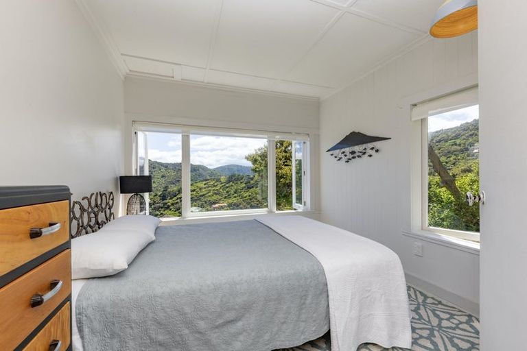Photo of property in 42 Rayner Road, Piha, 0772