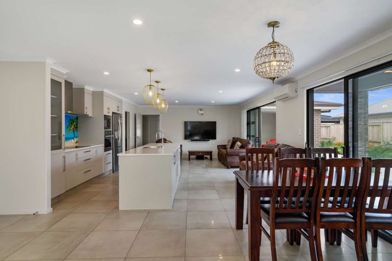 Photo of property in 18 Monilia Way, Papamoa Beach, Papamoa, 3118