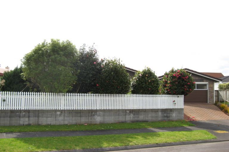 Photo of property in 7 Boulevard Drive, Merrilands, New Plymouth, 4312