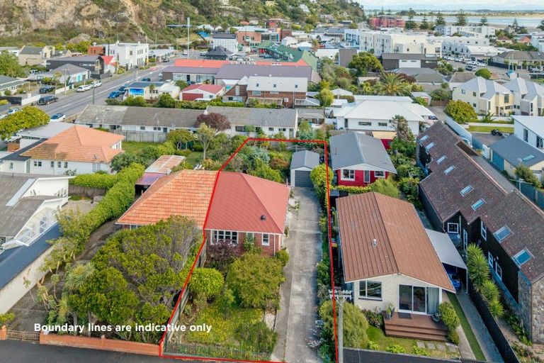 Photo of property in 10 Stoke Street, Sumner, Christchurch, 8081