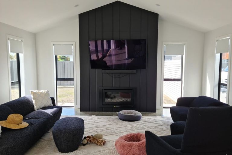 Photo of property in 73 Oak Road, Poraiti, Napier, 4112