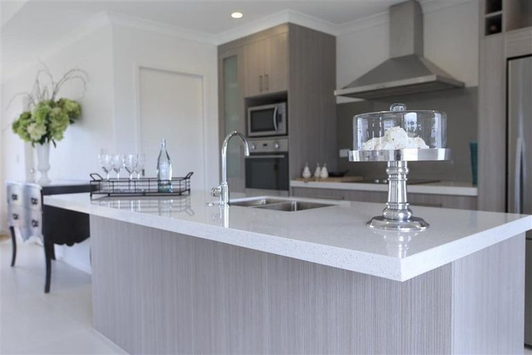 Photo of property in 33 Sycamore Drive, Te Kamo, 0112