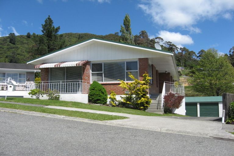 Photo of property in 21 Seaview Crescent, Picton, 7220