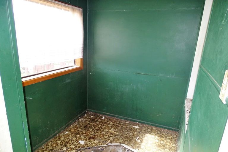 Photo of property in 246d Marine Parade, Bluff, 9814