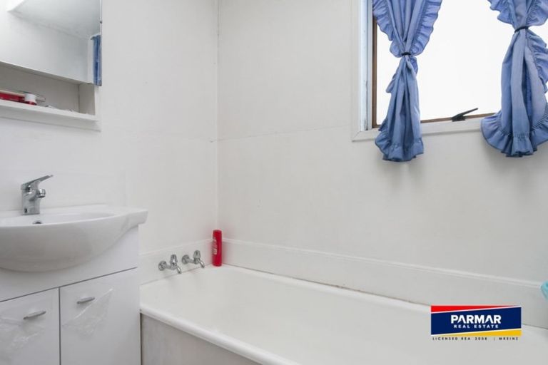 Photo of property in 2/2 Sharland Avenue, Manurewa, Auckland, 2102