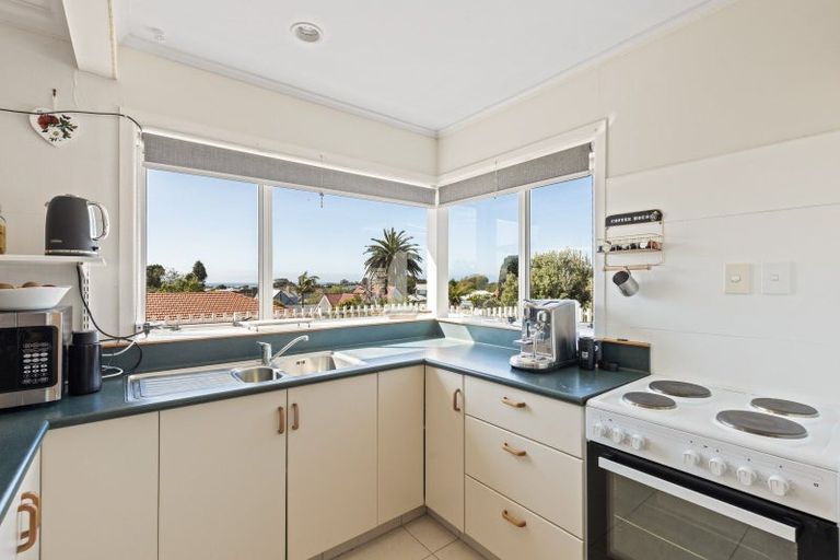 Photo of property in 8 Lismore Street, Strandon, New Plymouth, 4312