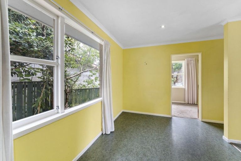 Photo of property in 5 Awatea Avenue, Paraparaumu, 5032