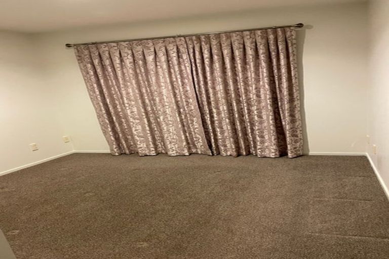 Photo of property in 8/36 West Coast Road, Glen Eden, Auckland, 0602