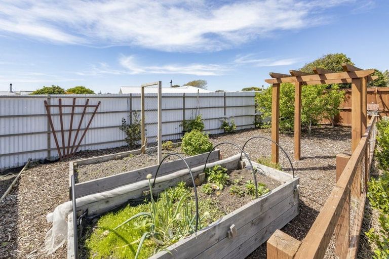 Photo of property in 8 Pandora Street, North New Brighton, Christchurch, 8083
