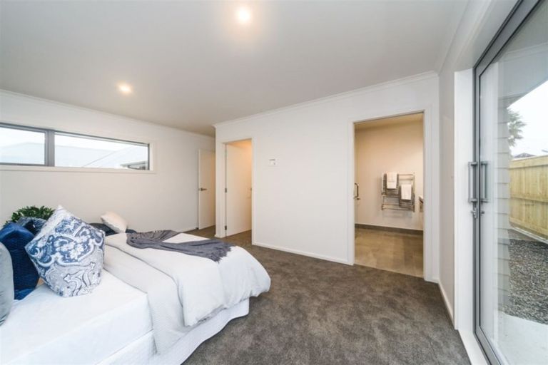 Photo of property in 48 Weston Avenue, Roslyn, Palmerston North, 4414