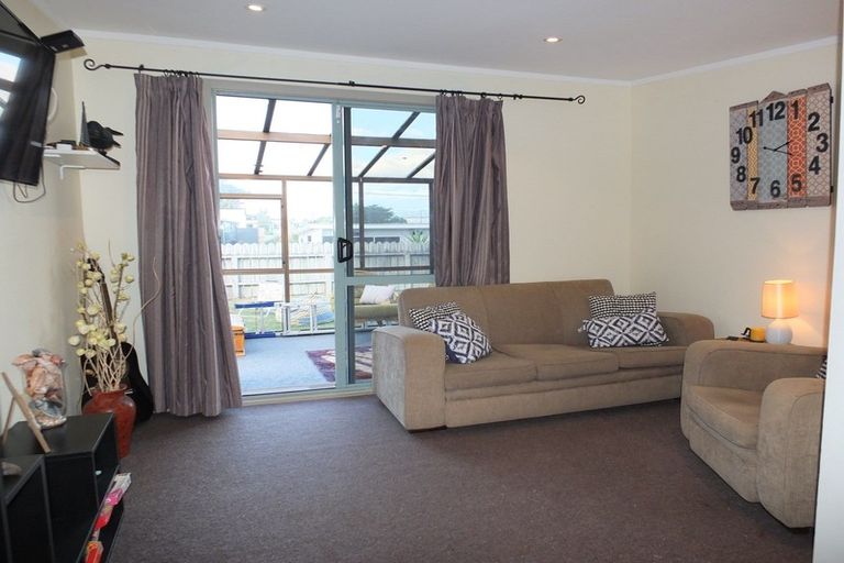 Photo of property in 12 Brown Terrace, Foxton Beach, Foxton, 4815