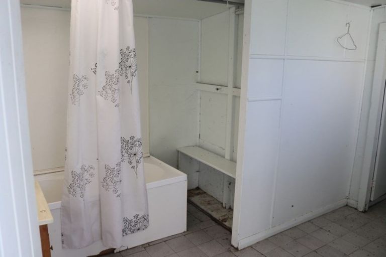 Photo of property in 42 Niblett Street, Whanganui, 4500