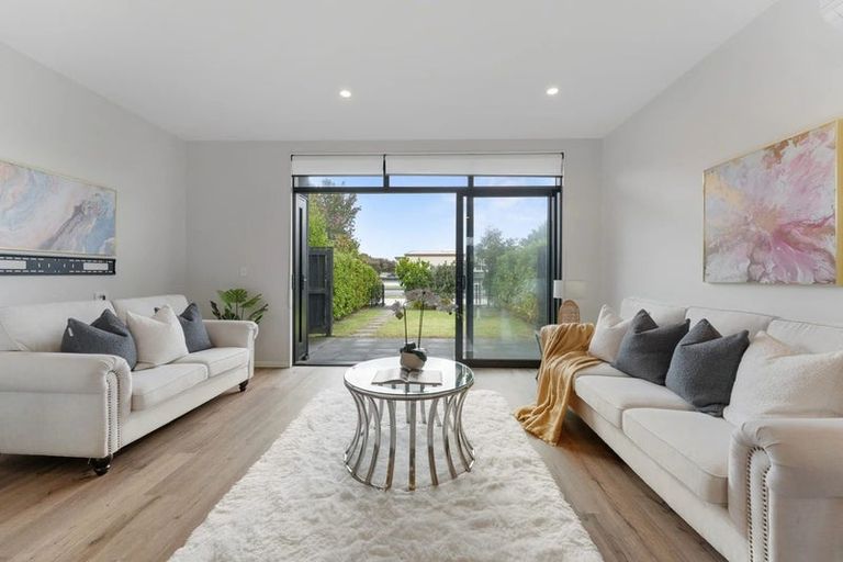 Photo of property in 87 Walters Road, Papakura, Takanini, 2110