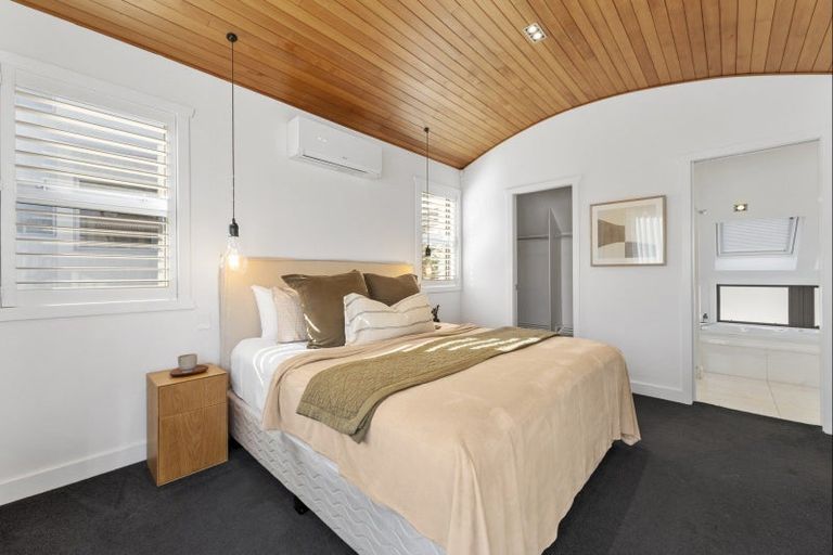 Photo of property in 15 Ngarata Avenue, Mount Maunganui, 3116