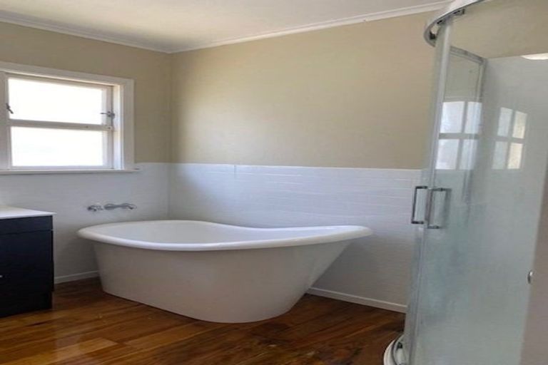 Photo of property in 21 Saint Edmund Crescent, Tawa, Wellington, 5028