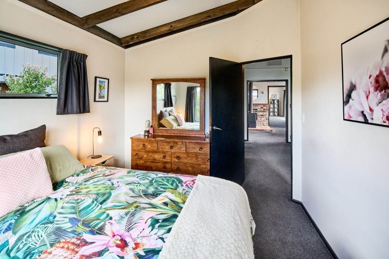 Photo of property in 104 Renown Road, Raumati South, Paraparaumu, 5032