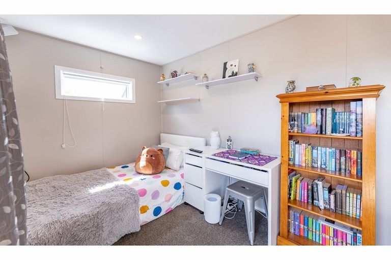 Photo of property in 282 Wainoni Road, Avondale, Christchurch, 8061