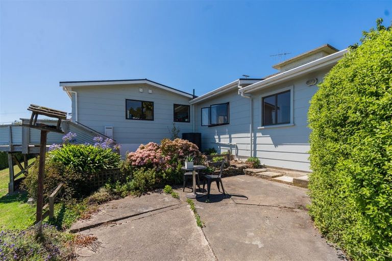 Photo of property in 22 Chatham Street, Waihola, Milton, 9073