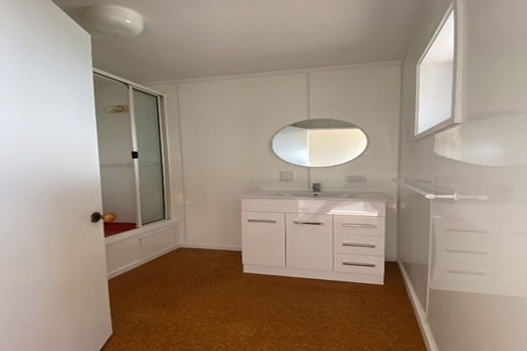 Photo of property in 92a Tiri Road, Manly, Whangaparaoa, 0930