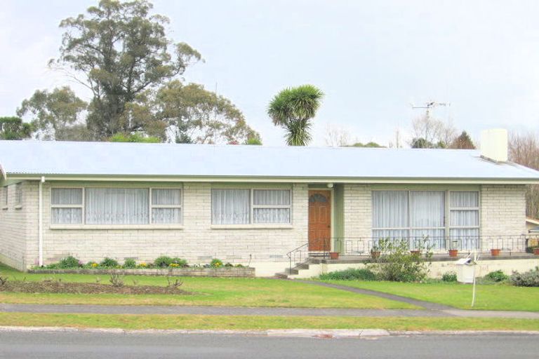 Photo of property in 22 Splitt Avenue, Glenview, Hamilton, 3206