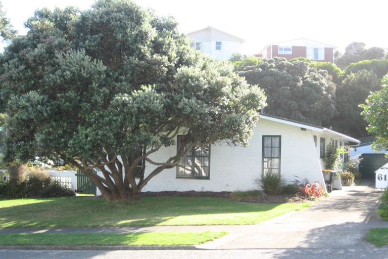 Photo of property in 61 Gloaming Hill, Titahi Bay, Porirua, 5022