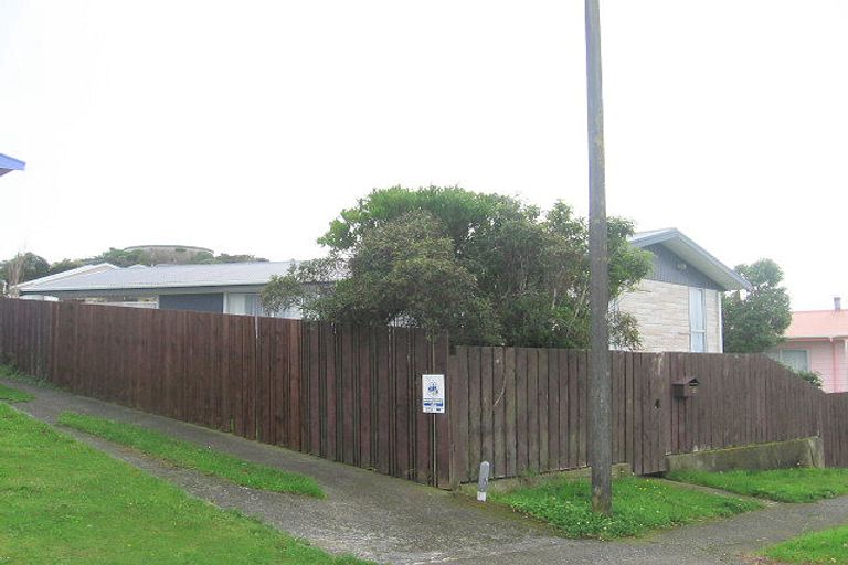 Photo of property in 72 Conclusion Street, Ascot Park, Porirua, 5024