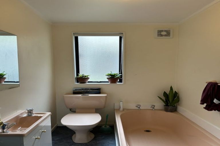 Photo of property in 20 Melrose Road, Island Bay, Wellington, 6023