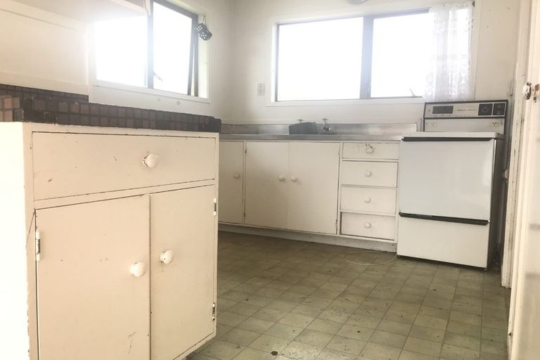 Photo of property in 2/12 Gifford Road, Papatoetoe, Auckland, 2025