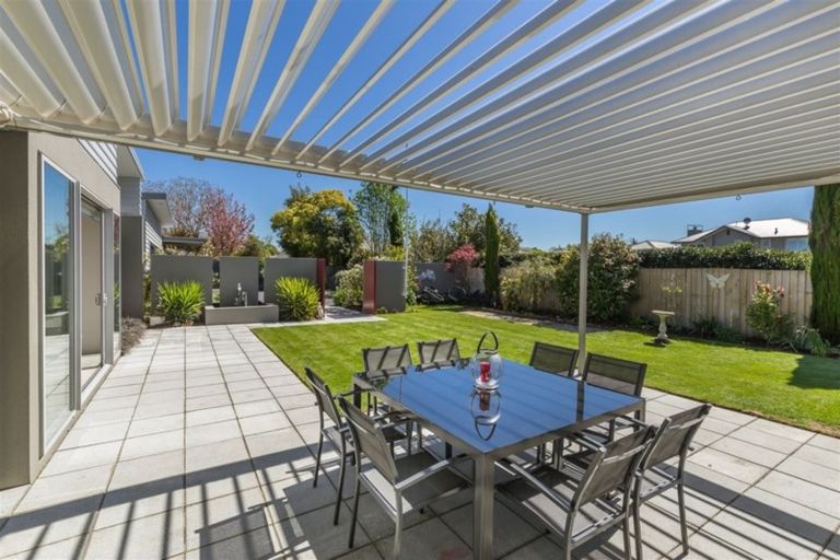 Photo of property in 302b Gardiners Road, Harewood, Christchurch, 8051