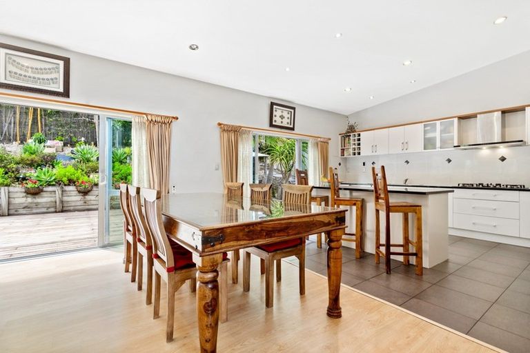 Photo of property in 6 Fernbank Lane, Greenhithe, Auckland, 0632