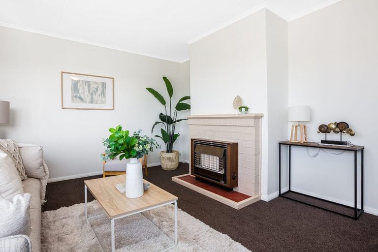 Photo of property in 96 Main Road, Titahi Bay, Porirua, 5022