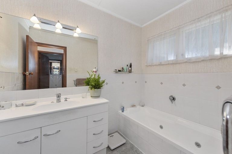 Photo of property in 3 Bremworth Avenue, Dinsdale, Hamilton, 3204