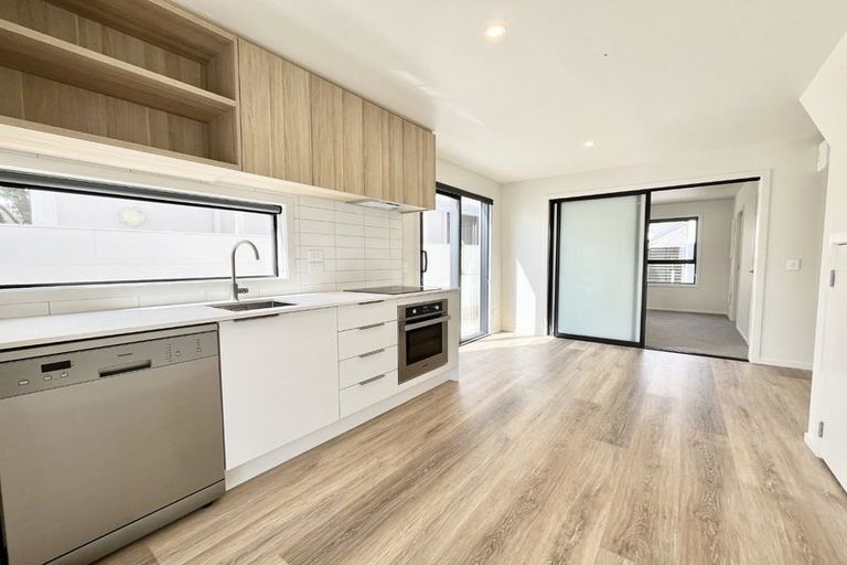 Photo of property in 16/92a Cambridge Terrace, Waterloo, Lower Hutt, 5011