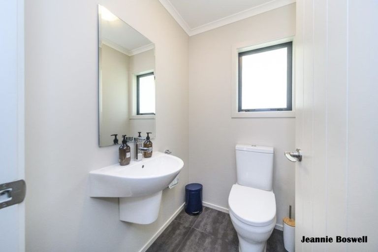 Photo of property in 5 Virtue Place, Hokowhitu, Palmerston North, 4410
