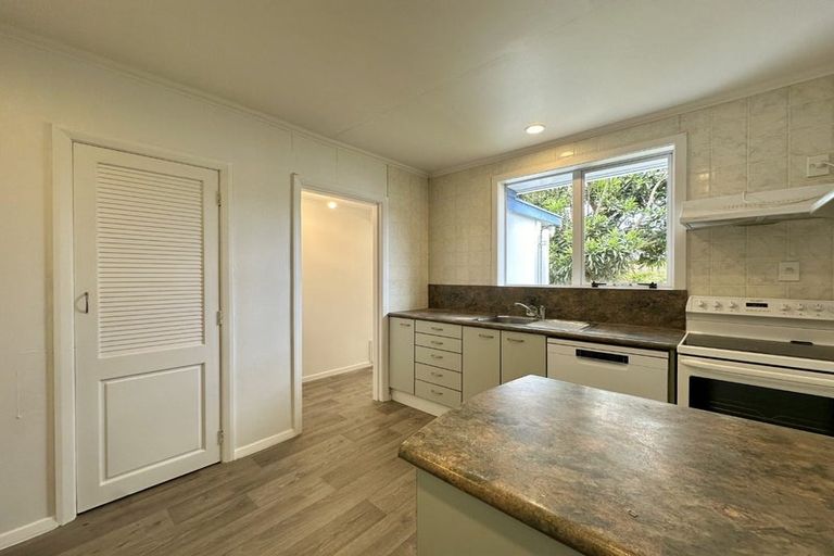 Photo of property in 122 Mcleod Street, Elderslea, Upper Hutt, 5018