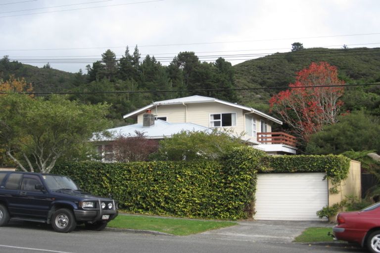 Photo of property in 38 Tawhai Street, Stokes Valley, Lower Hutt, 5019