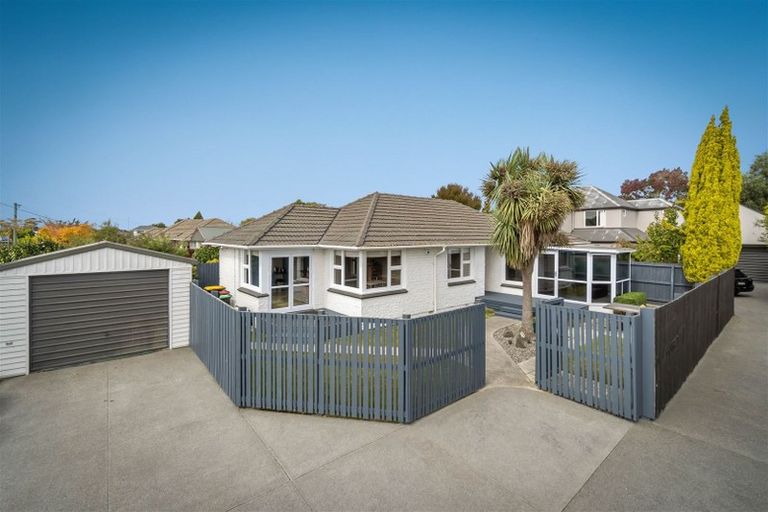 Photo of property in 19 Beatrice Place, Avonhead, Christchurch, 8042