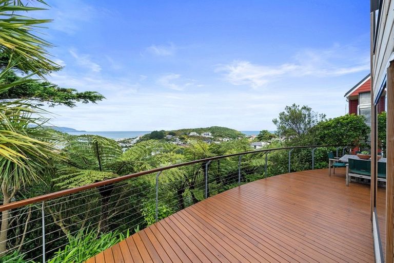 Photo of property in 56 Frobisher Street, Island Bay, Wellington, 6023