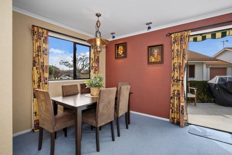 Photo of property in Cotswold Court, 16/8 Cheyne Road, Pyes Pa, Tauranga, 3112