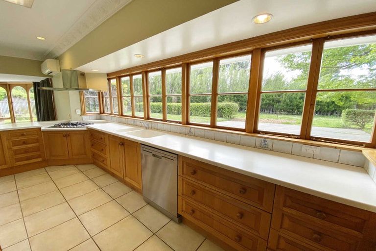 Photo of property in 163 Gardiners Road, Harewood, Christchurch, 8051