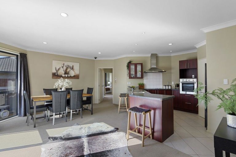 Photo of property in 2 Te Pihopa Way, Aidanfield, Christchurch, 8025