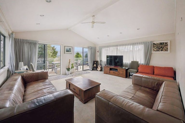 Photo of property in 3 Grendon Road, Titirangi, Auckland, 0604