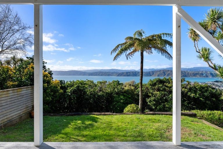 Photo of property in 66 Seatoun Heights Road, Seatoun, Wellington, 6022